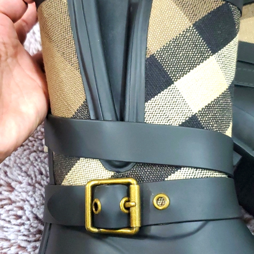 Authentic Burberry Nova Check Rain Boots - Picture 6 of 15